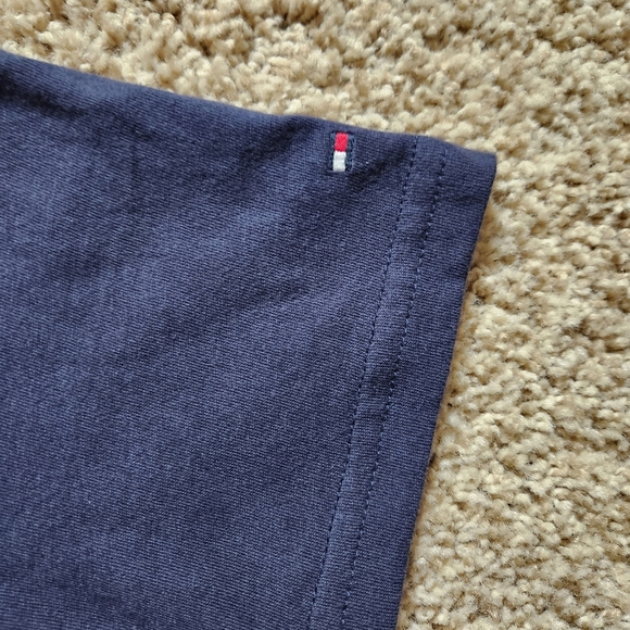 Tommy Hilfiger boys logo T-shirt Size 12-14 color navy & yellow graphic - Picture 3 of 5